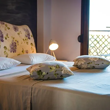 Hotell Stamos 3*